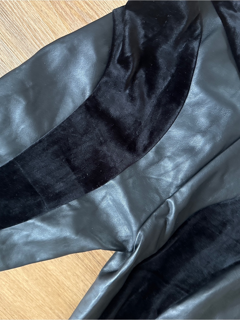 Manière De Voir 🖤 Leather Velvet Cargo Pants Black NWT US 8 - Picture 9 of 10